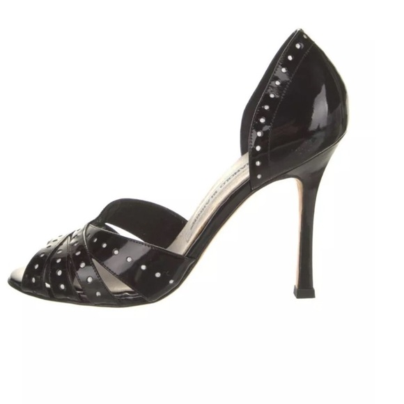 MANOLO BLAHNIK PATENT LEATHER D’orsay pumps